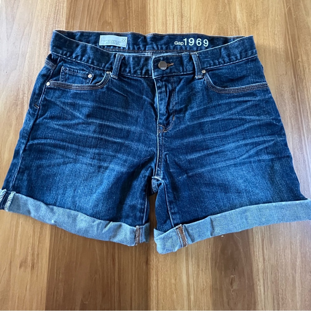 GAP Blue Jean Shorts Classic Mid-Length Style